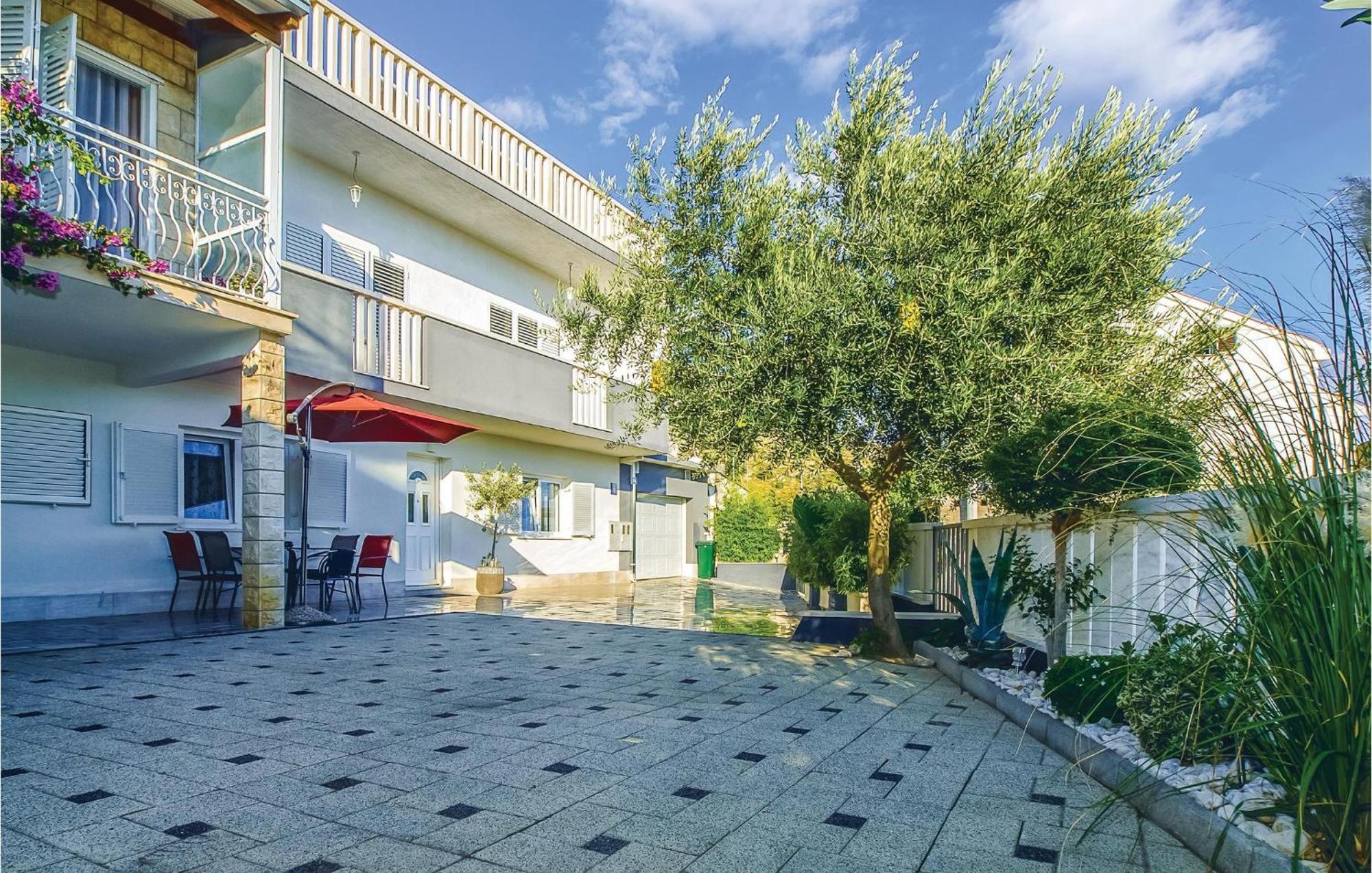 Apartment Stjepana 05 Дуги-Рат Экстерьер фото