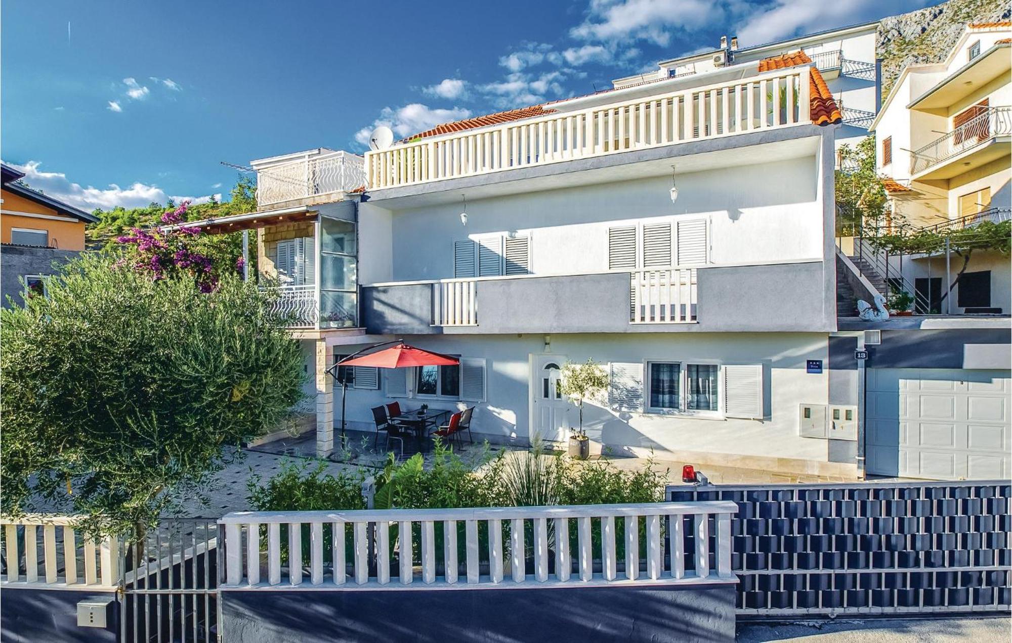Apartment Stjepana 05 Дуги-Рат Экстерьер фото
